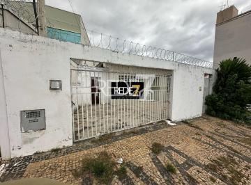 Casa · 240m² · 4 Quartos · 2 Vagas · Casa para locação no Taquaral, Campinas-SP: 4 quartos, 3 salas, 4 banheiros, 2 vagas de garagem. Apr