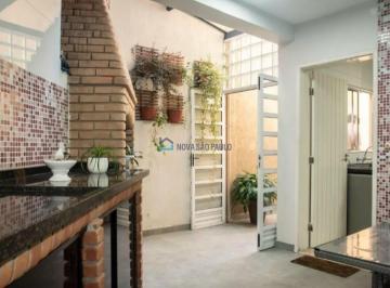 Casa · 155m² · 3 Quartos · 2 Vagas · Casa reformada com 3 dormitórios na Saúde