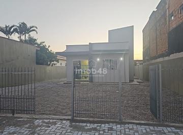 Casa · 60m² · 2 Quartos · 2 Vagas · Casa unifamiliar com terreno amplo à Venda em Barra do Aririu - Palhoça