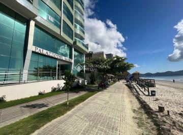 Apartamento · 240m² · 4 Quartos · 3 Vagas · Apartamento frente mar, no bairro Meia Praia, em Itapema-SC.