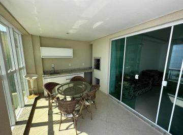 Apartamento · 138m² · 3 Quartos · 2 Vagas · Belíssimo 3 quartos, mobiliado, à 38 passos do mar em Meia Praia!