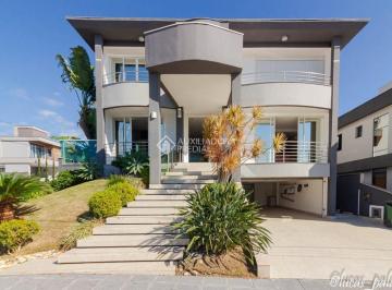 Casa · 514m² · 3 Quartos · 4 Vagas · Casa de excelente padrão em Condomínio fechado em Florianópolis-SC.