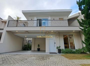 Casa · 240m² · 3 Quartos · 4 Vagas · Casa Reformada em Condomínio Fechado – Fazendinha,