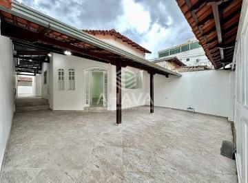 Casa · 205m² · 3 Quartos · 3 Vagas · Casa linear com 3 Quartos à Venda, 205m², Santa Mônica, próximo à Rua Érico Verissimo