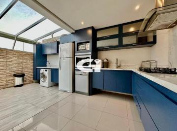 Casa · 100m² · 3 Quartos · 2 Vagas · Sobrado em condomínio com 3 quartos e espaço gourmet no Lindóia - Curitiba