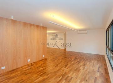 Apartamento · 156m² · 3 Quartos · 1 Vaga · Apartamento - Jardim América - 3 Suítes - 156m².