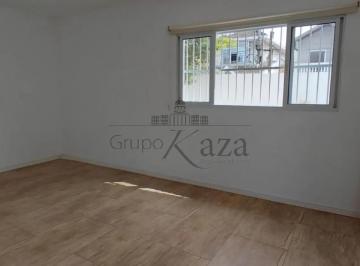 Casa · 250m² · 3 Quartos · 2 Vagas · Oportunidade - Casa Térrea - Jardim das Indústrias - 3 Dormitórios - 110m².