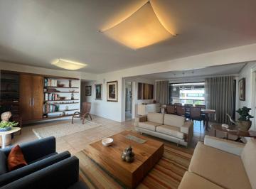 Apartamento · 235m² · 4 Quartos · 4 Vagas · Excelente apartamento 4 quartos, suítes, à venda na Pituba