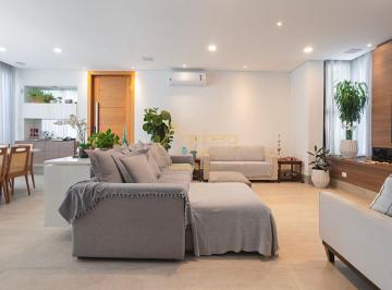 Casa · 290m² · 3 Quartos · 3 Vagas · Lindo sobrado - Reformado/Novo com Roof top !