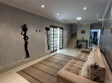 Casa · 260m² · 5 Quartos · 2 Vagas · Sobrado na Vila São Francisco com 4 dormitórios (3 suítes) + espaço gourmet
