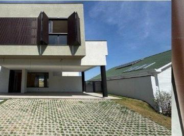 2038b19a-8897-4bbe-a67e-735e6ef05670 · Casa à venda - em Urbanova