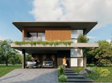 Casa · 316m² · 4 Quartos · 3 Vagas · Oportunidade Exclusiva com Vista Permanente para o Verde