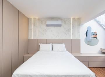 Casa · 128m² · 4 Quartos · 1 Vaga ·
Sobrado a venda no Bairro Alto Curitiba com closet e hidromassagem