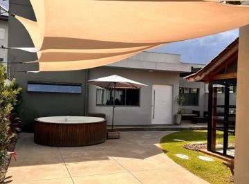 Casa · 86m² · 2 Quartos · 3 Vagas · 
                                Linda casa à venda com 2 salas comerciais!!
                       