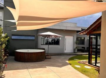 Casa · 86m² · 2 Quartos · 3 Vagas · Linda casa à venda com 2 salas comerciais!!