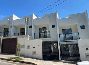 Casa · 119m² · 3 Quartos · 2 Vagas · Excelente Casa Duplex no Centro de Betim com 3 Quartos, Suíte, 2 Sacadas e Área de Serviço Ampla!