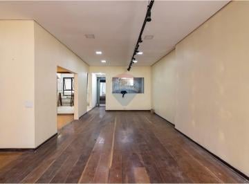 Comercial · 300m² · 2 Quartos · 4 Vagas · Ponto Comercial Ideal em Santana – Alugue Já!