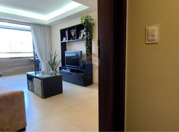 Apartamento · 80m² · 3 Quartos · 28 Vagas · Apartamento Reformado com 3 Quartos e Vislumbre do Mar em Boa Viagem – 500m da Praia