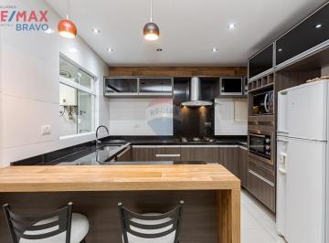 Casa · 145m² · 3 Quartos · 2 Vagas · Sobrado em Condomínio, com 03 quartos, 01 suíte, 02 vagas garagem, no Bairro Uberaba em Curitiba
