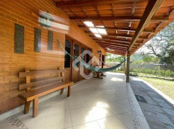 Casa · 100m² · 3 Quartos · 4 Vagas · Casa Linear com jardim, 3 quartos - Vargem Grande - Teresópolis RJ