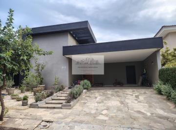 Casa · 200m² · 3 Quartos · 2 Vagas · Casa 3 dormitórios para locação no Condomínio Damha IV.
