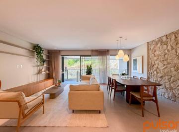 Apartamento · 165m² · 3 Quartos · 3 Vagas · Apartamento garden 3 suítes mobiliado e decorado em Cacupé / Florianópolis.