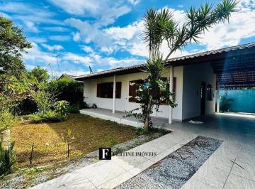 Casa · 240m² · 2 Quartos · 2 Vagas · Casa com espaço de terreno No Jardim Canadá