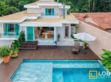 efbb1ade0510b8623e6571305c412608f69aeadc · Linda casa com piscina