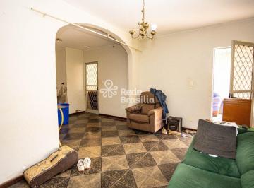 Casa · 200m² · 6 Quartos · 3 Vagas · QE 12 - Casa 06 quartos, suíte, nascente - Guará I