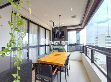 9d39d44461bc73055c8fdd0e4d1a3b2f67858080 · Apartamento no bairro Santa Mônica com três suítes e vanranda gourmet.