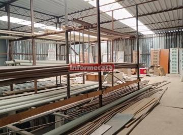Foto 01 · Galpão Comercial para Locação na Chatuba, Mesquita-RJ: 2 Salas, 3 Banheiros, 4 Vagas, 456m² de Área.