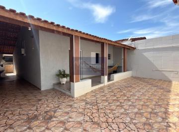 Foto 01 · Casa à venda em Nova Itanhaém-SP: 2 suítes, 2 vagas de garagem e 167m² de área. Confira já!