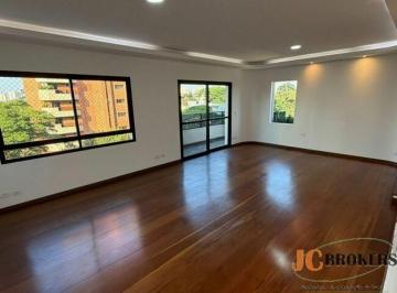 Apartamento · 210m² · 4 Quartos · 4 Vagas · Apartamento com 210 m² de área útil, 4 dormitórios sendo 2 suítes, 4 vagas