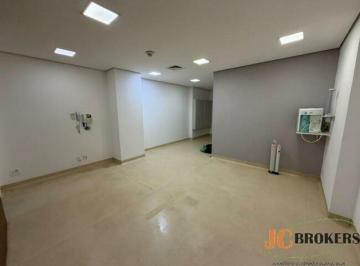 Comercial · 94m² · 2 Vagas · Conjunto comercial com 94m²