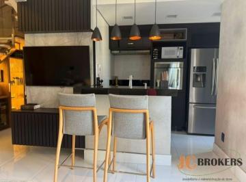 Apartamento · 65m² · 2 Quartos · 2 Vagas · Apartamento reformado duplex com 65m² de área útil, 2 dormitórios sendo 1 suíte com closet, 2 Vagas