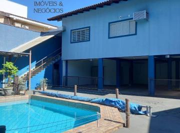 Casa · 420m² · 3 Quartos · 7 Vagas · Casa à Venda no Village Flamboyant – Cuiabá/MT com Espaço Gourmet e Piscina