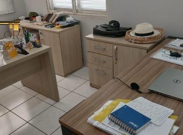 Casa · 270m² · 3 Quartos · 4 Vagas · Casa térrea no Aráes bem localizada, Ponto Comercial ou Residencial