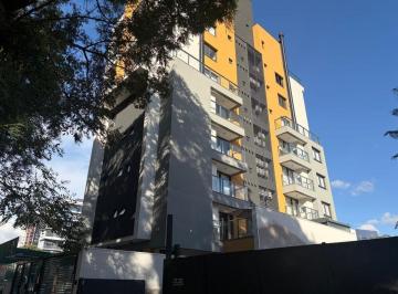 Apartamento de 1 quarto, Curitiba · Studio com ampla sacada com churrasqueir a carvão no bairro Água Verde próximo ao Clube Curitibano.