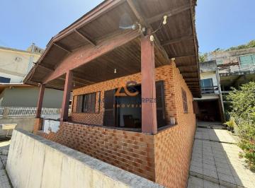 Casa · 350m² · 4 Quartos · 2 Vagas · Vista Maravilhosa, casa na Praia de São Miguel, com 04 quartos em Penha com ótima localização.