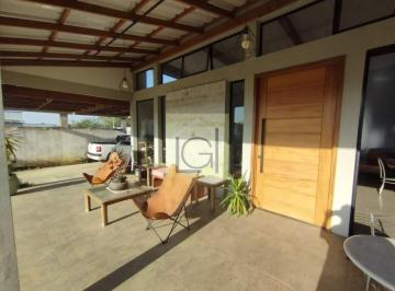 Foto 02 · Casa de luxo em condomínio com 4 quartos e 4 suítes em Salto-SP, 258m², 2 salas, 6 banheiros e 2 vag