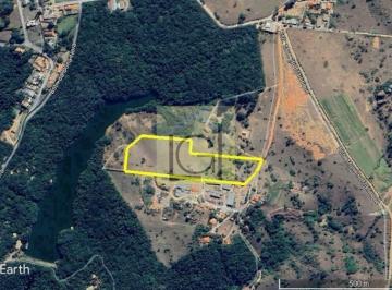 Foto 01 · Terreno Amplo de 39.000m² à venda próximo a Rod. Castello Branco/Pedágio, no Bairro Varejão! Aprovei