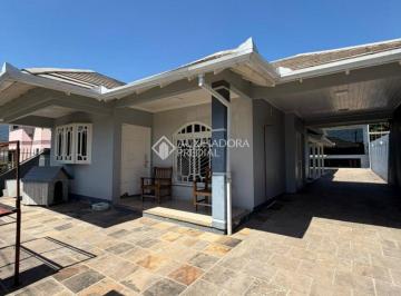 Casa · 130m² · 3 Quartos · 1 Vaga · Casa com prédio nos fundos - Excelente oportunidade!