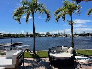 Casa · 450m² · 4 Quartos · 8 Vagas · Casa em João Fernandes, Armação dos Búzios/RJ de 450m² 4 quartos à venda por R$ 7.950.000,00