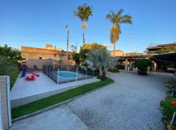 Casa · 110m² · 3 Quartos · Casa mobiliada com 3 quartos/dormitórios no bairro Santa Catarina, em Biguaçu - SC