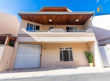 d7c9854ce8ce7372427bd145d92772ff9a3500b4 · Sobrado em condomínio fechado com 3 quartos à venda, 117 m² por R$ 799.000 - Santa Quitéria - Curiti