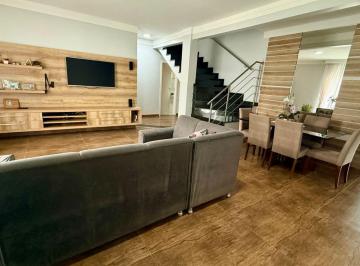 Casa de 3 quartos, São José dos Pinhais · Magnífico triplex de frente para rua em São José dos Pinhais