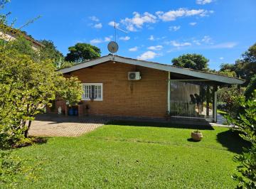 Casa · 224m² · 3 Quartos · 6 Vagas · Casa aconchegante e espaçosa