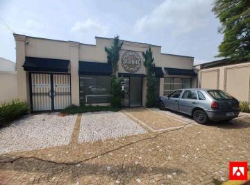 Comercial · 254m² · Casa comercial para locação com 8 cômodos e 2 banheiros no Centro de Americana