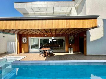 Casa · 437m² · 5 Quartos · 8 Vagas · Casa à venda no Canto do Forte em Praia Grande.