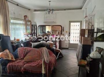 Casa · 382m² · 4 Quartos · 4 Vagas · Casa à venda em Vila Bastos, Santo André – 382 m² de área construída e 390 m² de terreno
